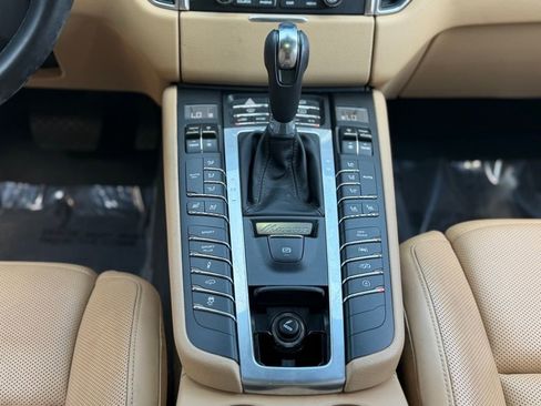 Used 2018 Porsche Macan image 49