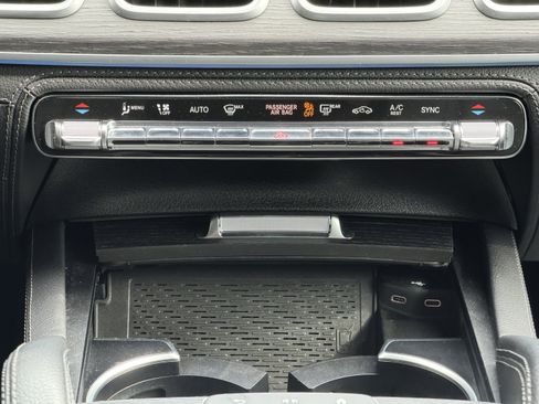 Used 2024 Mercedes-Benz GLE 450 4MATIC image 25