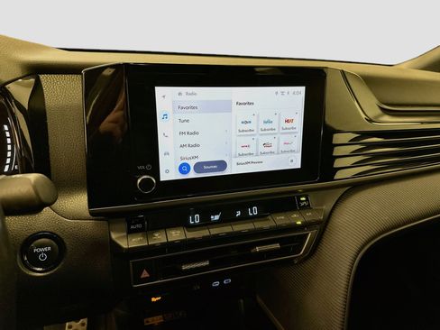 Used 2025 Toyota Camry SE FWD image 26