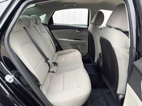 Used 2019 Kia Forte LXS image 31