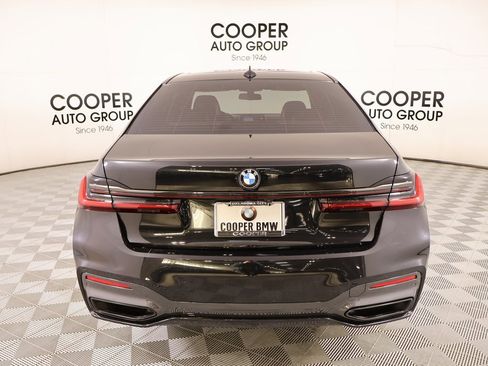 Used 2021 BMW 750i xDrive w/ Executive Package image 25