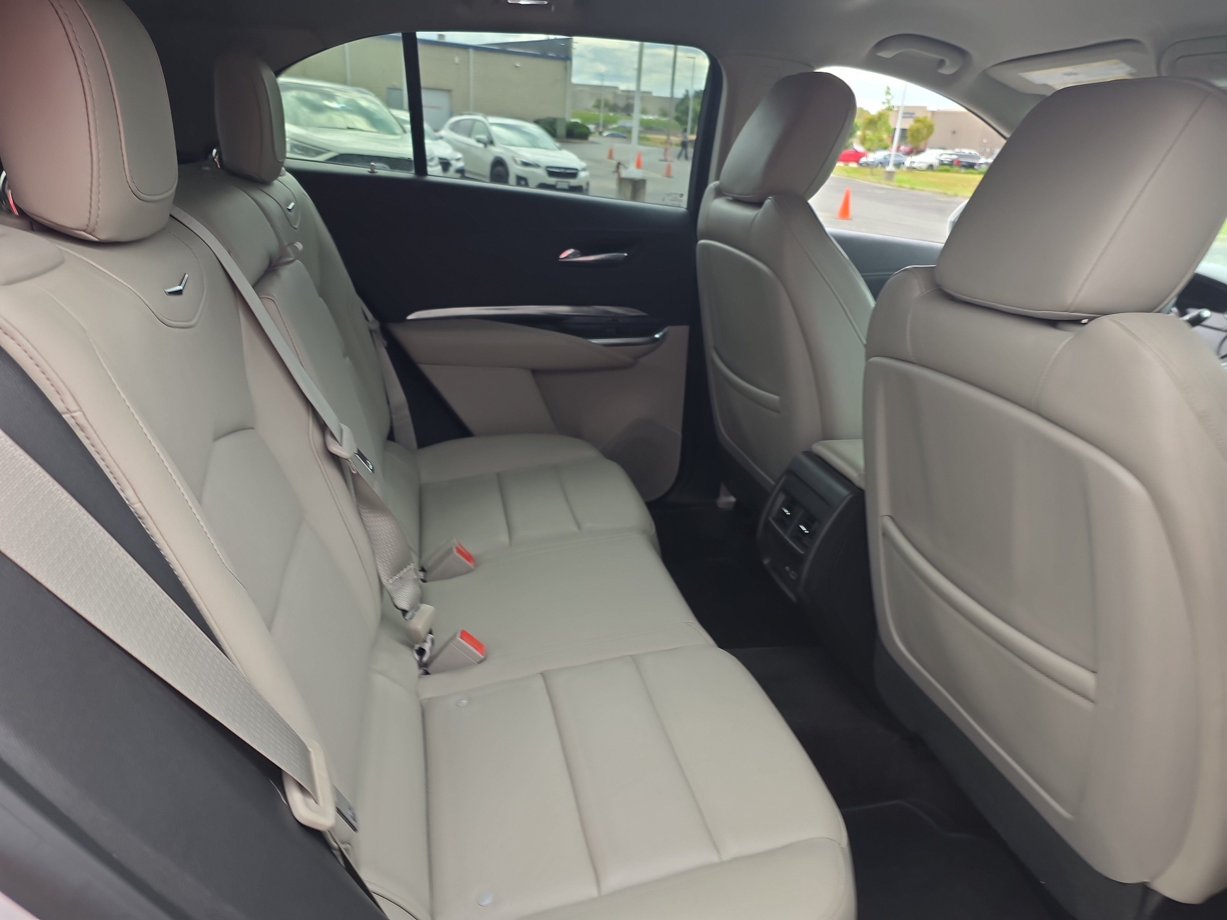 Used 2019 Cadillac XT4 Luxury FWD image 9