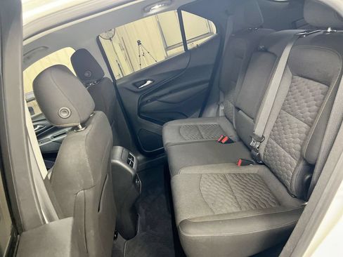 Used 2021 Chevrolet Equinox LT FWD image 22