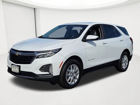 Certified 2022 Chevrolet Equinox LT AWD/4WD image 1