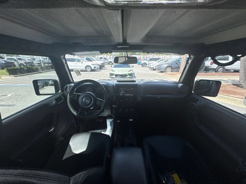 Used 2017 Jeep Wrangler Unlimited Sahara AWD/4WD image 20