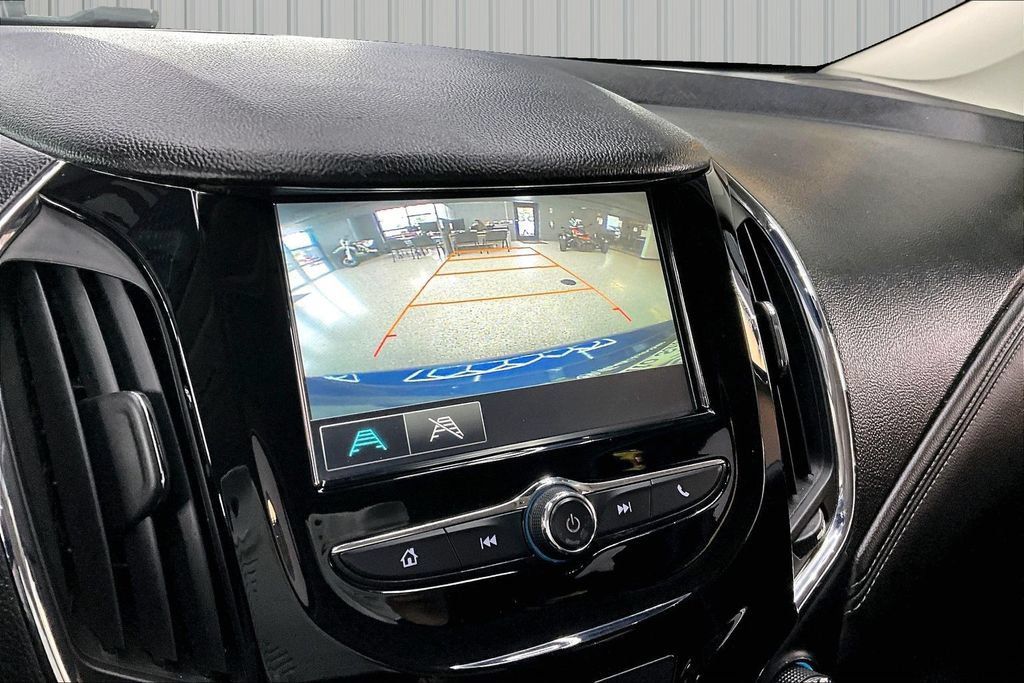 Used 2018 Chevrolet Cruze Premier w/ Enhanced Convenience Package FWD image 14