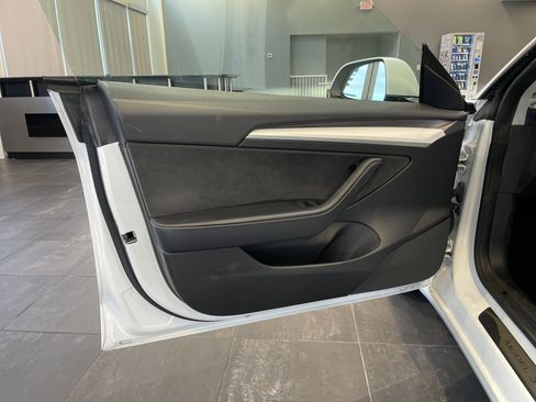 Used 2023 Tesla Model 3 Standard Range image 14