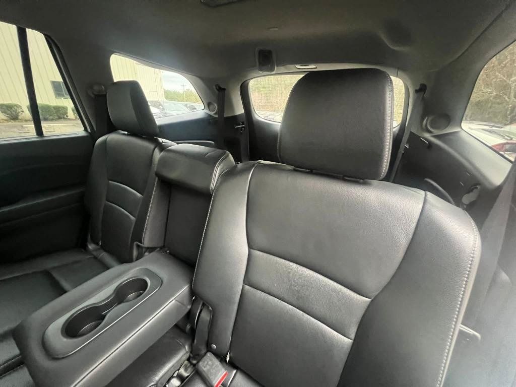 Used 2018 Honda Pilot Touring image 17