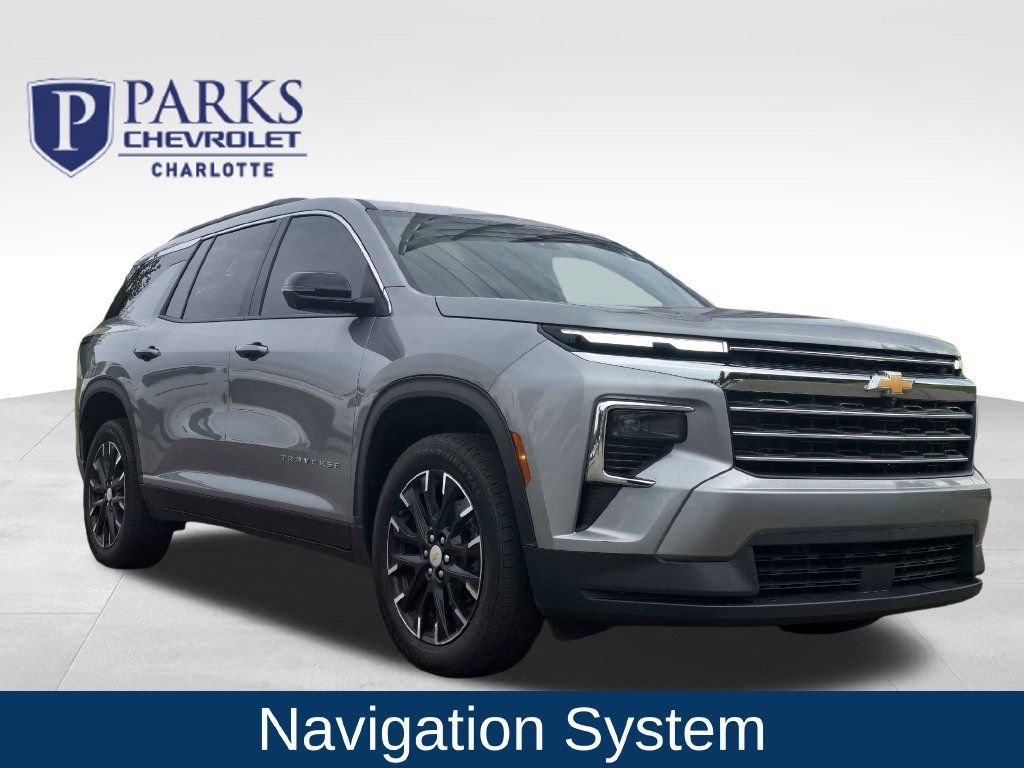 Used 2025 Chevrolet Traverse LT w/ Sun and Wheel Package FWD image 1