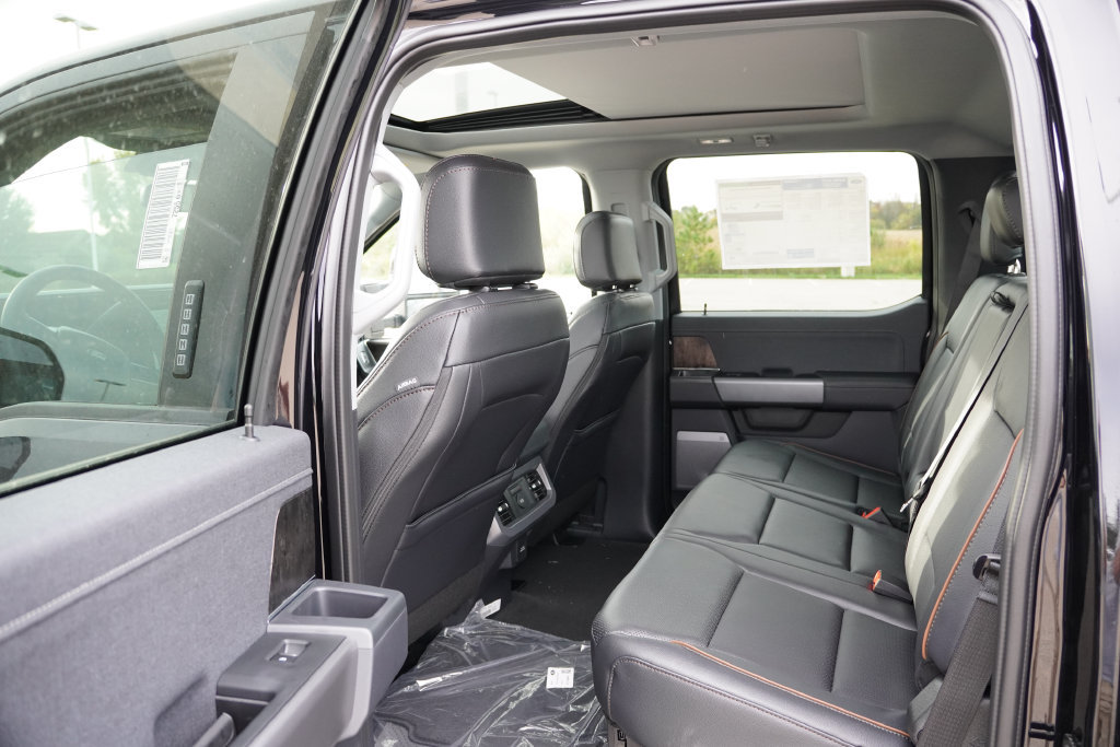 New 2027 Ford F350 Lariat w/ Black Appearance Package AWD/4WD image 12