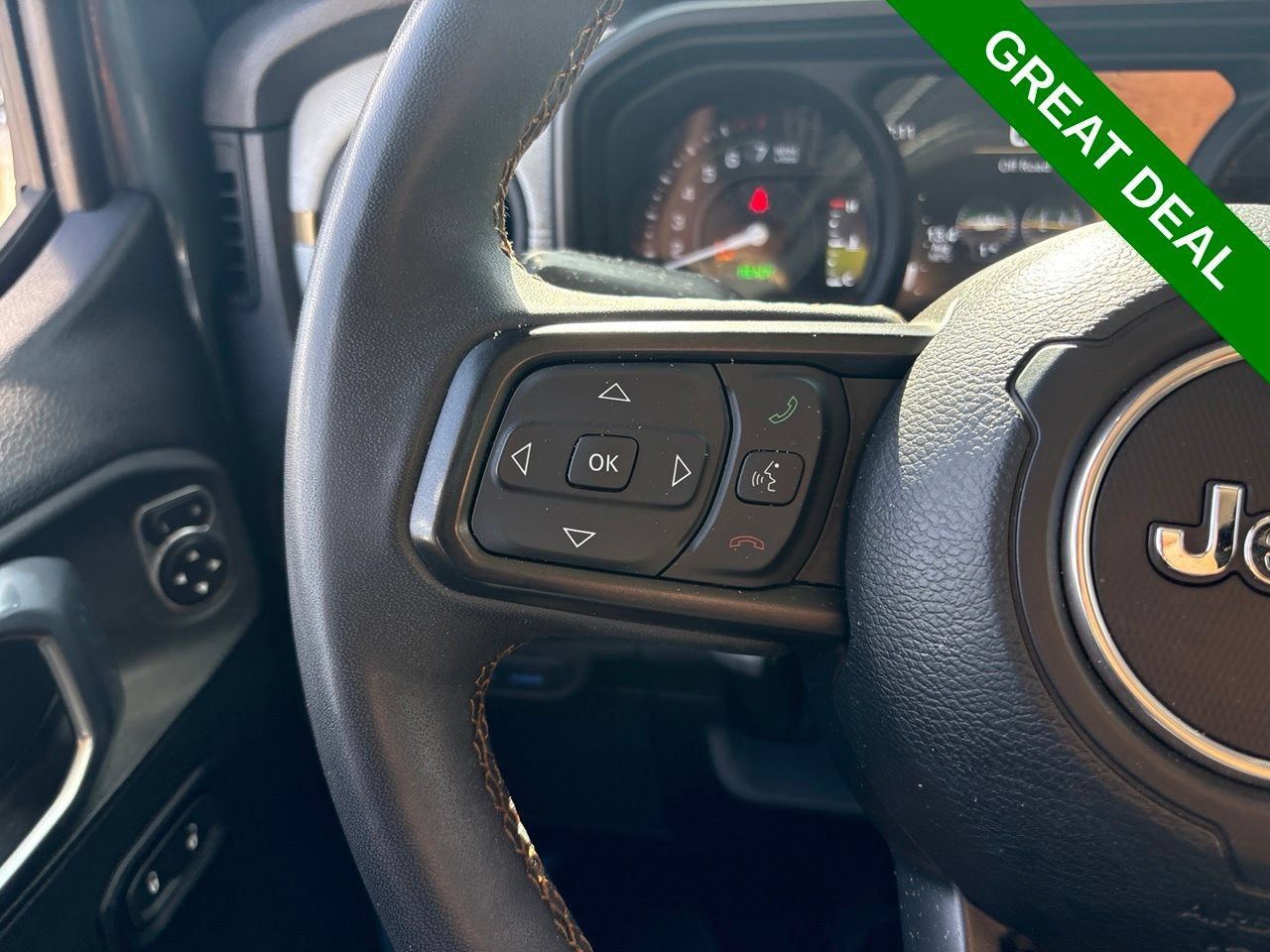 Used 2024 Jeep Wrangler Unlimited AWD/4WD image 21