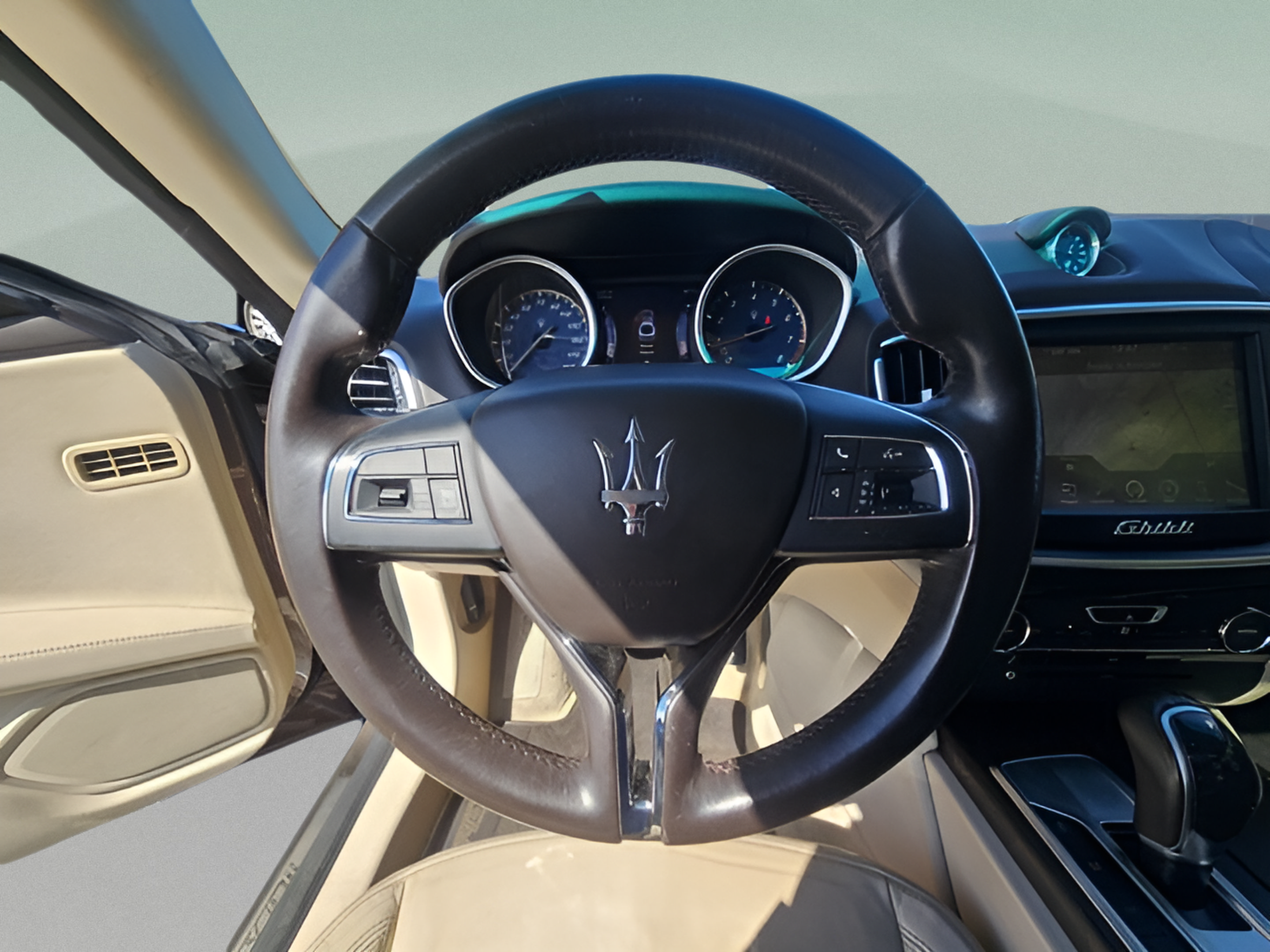 Used 2014 Maserati Ghibli RWD image 22