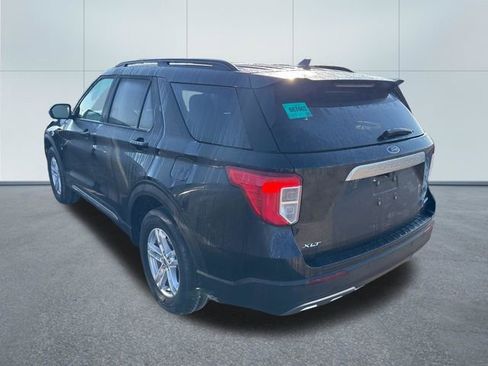 Used 2023 Ford Explorer XLT w/ Equipment Group 202A AWD/4WD image 2