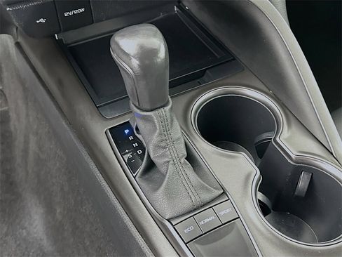 Used 2024 Toyota Camry SE image 19