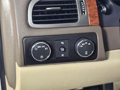 Used 2008 GMC Yukon SLE w/ Exterior Appearance Package image 29