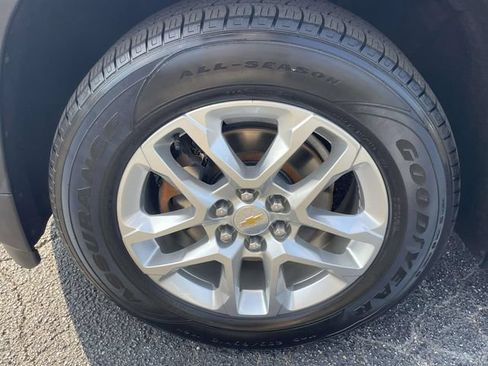 Certified 2020 Chevrolet Traverse LT FWD image 8