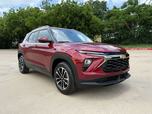 Used 2024 Chevrolet TrailBlazer LT w/ Driver Confidence Package FWD image 8
