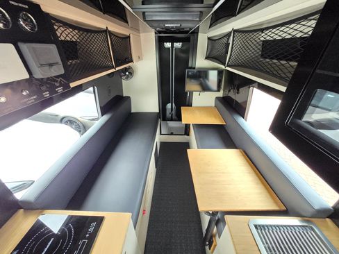 Used 2025 Mercedes-Benz Sprinter 2500 image 43