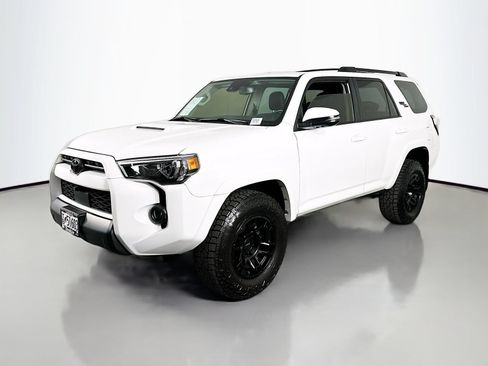 Certified 2024 Toyota 4Runner TRD Off-Road Premium w/ Off Road Premium Plus Package AWD/4WD image 3