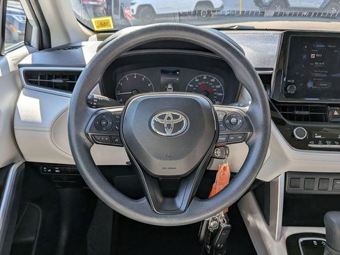 Used 2023 Toyota Corolla Cross L image 13