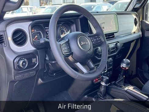 Used 2025 Jeep Wrangler Willys image 12