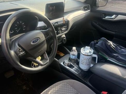 Used 2020 Ford Escape SE image 3