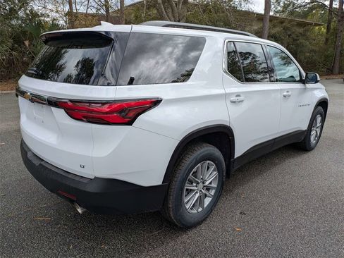 Used 2023 Chevrolet Traverse LT image 4