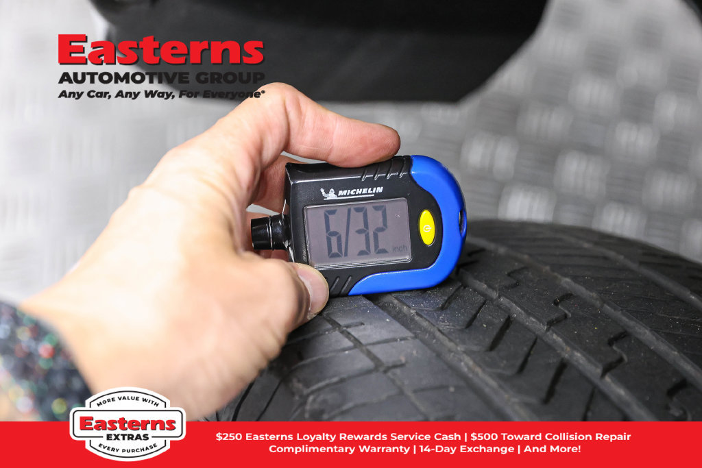 Used 2025 Toyota 4Runner SR5 AWD/4WD image 30
