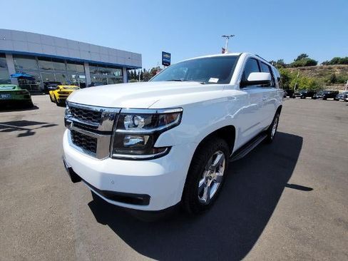 Used 2016 Chevrolet Tahoe LT w/ Luxury Package RWD image 4