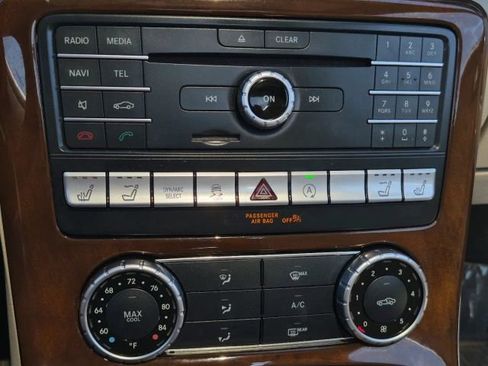 Used 2018 Mercedes-Benz SLC 300 image 25