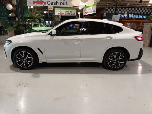 Used 2025 BMW X4 xDrive30i w/ M Sport Package image 9