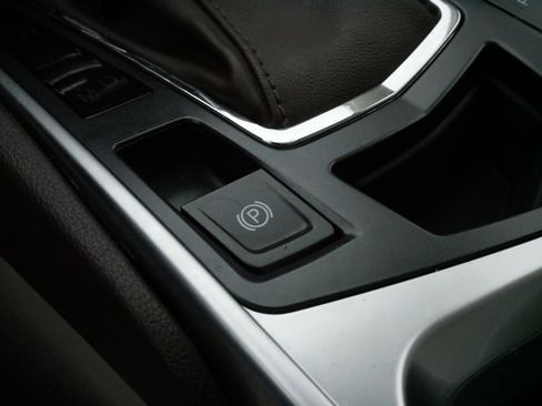 Used 2015 Cadillac SRX Luxury image 29