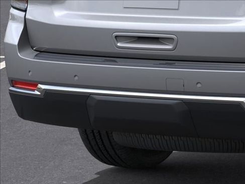 New 2026 Chevrolet Suburban LS image 14