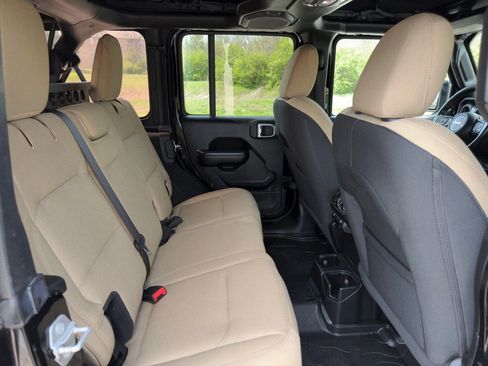 Used 2020 Jeep Wrangler Unlimited Sport AWD/4WD image 26