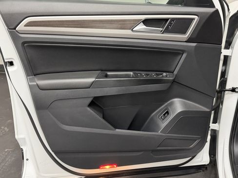 Used 2019 Volkswagen Atlas SE w/ Panoramic Sunroof Package image 16