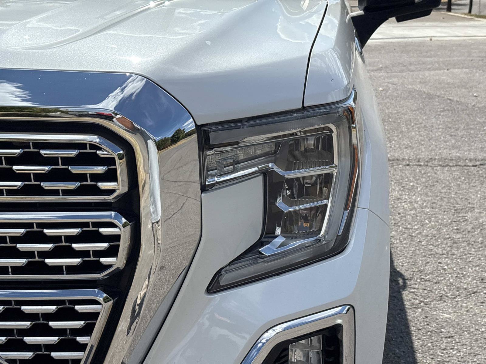 Used 2020 GMC Sierra 1500 Denali w/ Technology Package AWD/4WD image 12