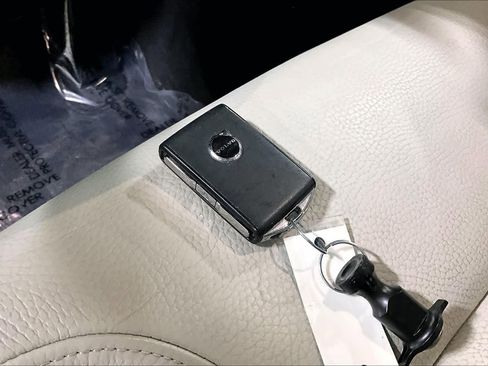 Used 2020 Volvo V60 T5 Cross Country w/ Protection Package image 15