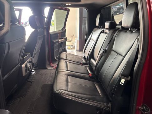Used 2019 Ford F150 Lariat w/ Equipment Group 502A Luxury AWD/4WD image 32