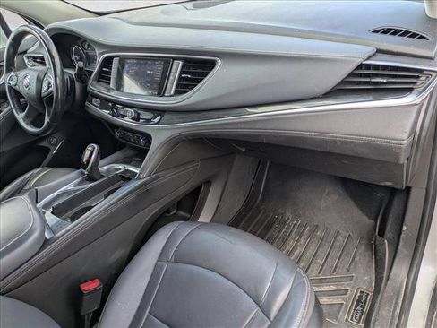 Used 2020 Buick Enclave Essence image 16