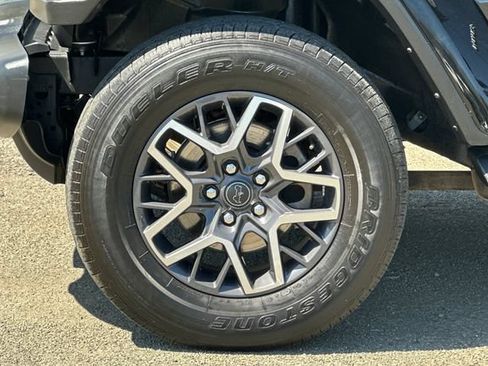 Used 2024 Jeep Wrangler Unlimited Sahara AWD/4WD image 31