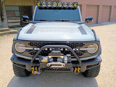 Used 2021 Ford Bronco First Edition AWD/4WD image 3