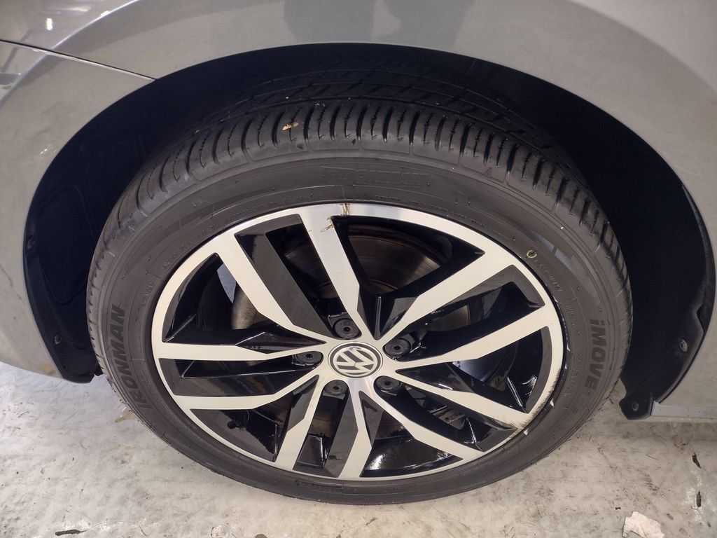 Used 2016 Volkswagen Golf SE FWD image 5