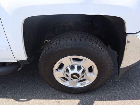 Used 2019 Chevrolet Silverado 2500 LT AWD/4WD image 11