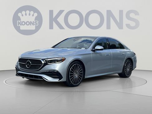 Used 2024 Mercedes-Benz E 350 4MATIC Sedan image 5