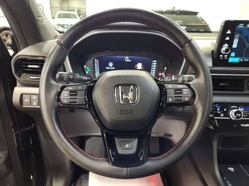 Certified 2025 Honda Pilot Black Edition image 19