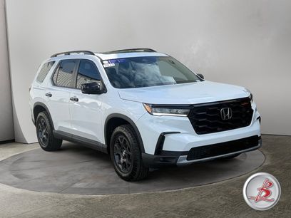 Used 2025 Honda Pilot TrailSport