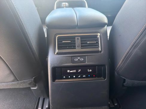 Used 2025 MAZDA CX-90 3.3 Turbo w/ Preferred Package AWD/4WD image 14