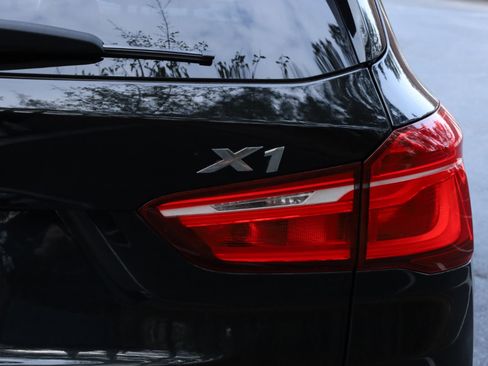 Used 2017 BMW X1 xDrive28i w/ Premium Package image 32