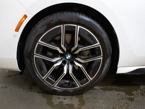 Certified 2026 BMW 740i xDrive AWD/4WD image 9