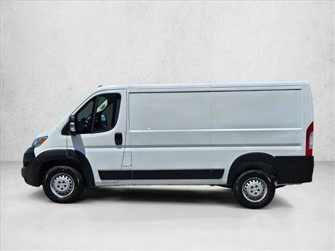 Used 2025 RAM ProMaster 2500 w/ Convenience Group FWD image 8